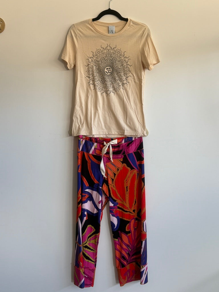 Print Chant Capri Women's Pant