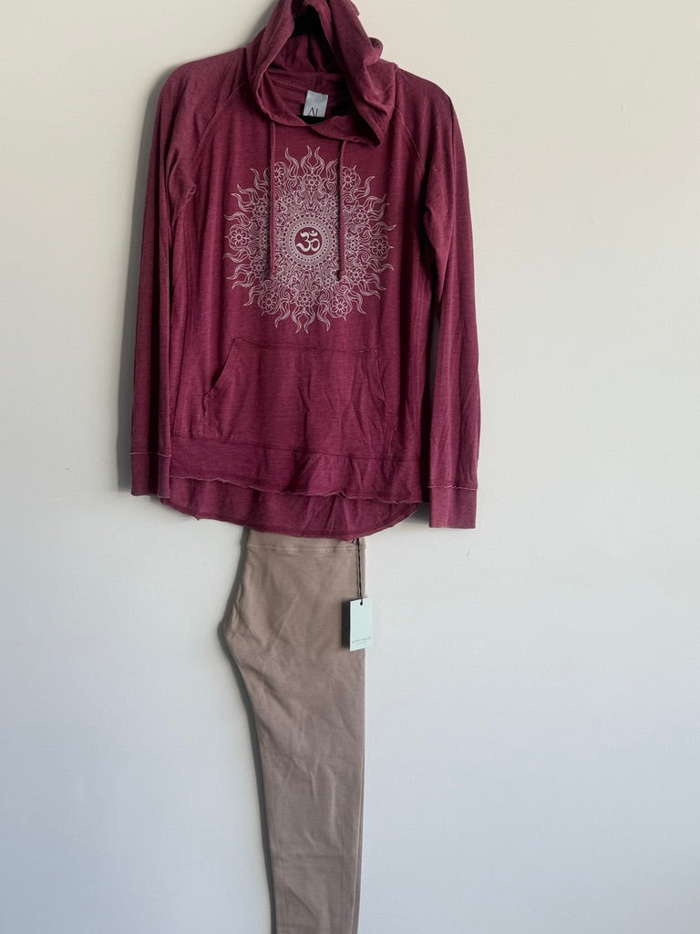 Om Wild Sun Women's Vintage Lightweight Hoodie in Berry