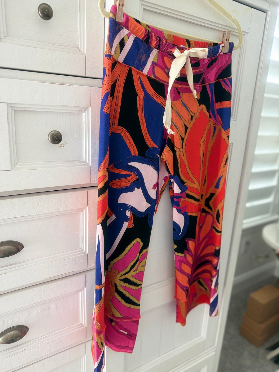 Print Chant Capri Women's Pant