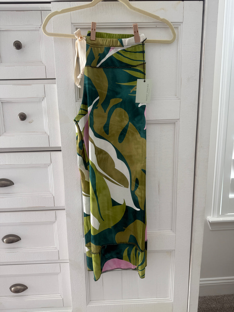 Print Chant Capri Women's Pant